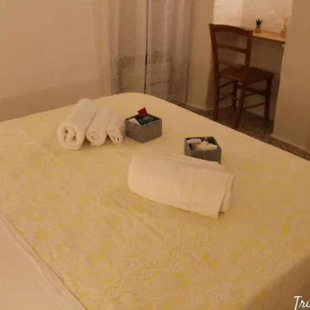 Holiday home Trullo Petronella